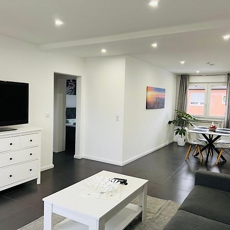 Elegante Apartment In Erftstadt Mit Balkon, Zentral, Bahnhof Nah, Phantasialand Bruehl Bei Cologne المظهر الخارجي الصورة