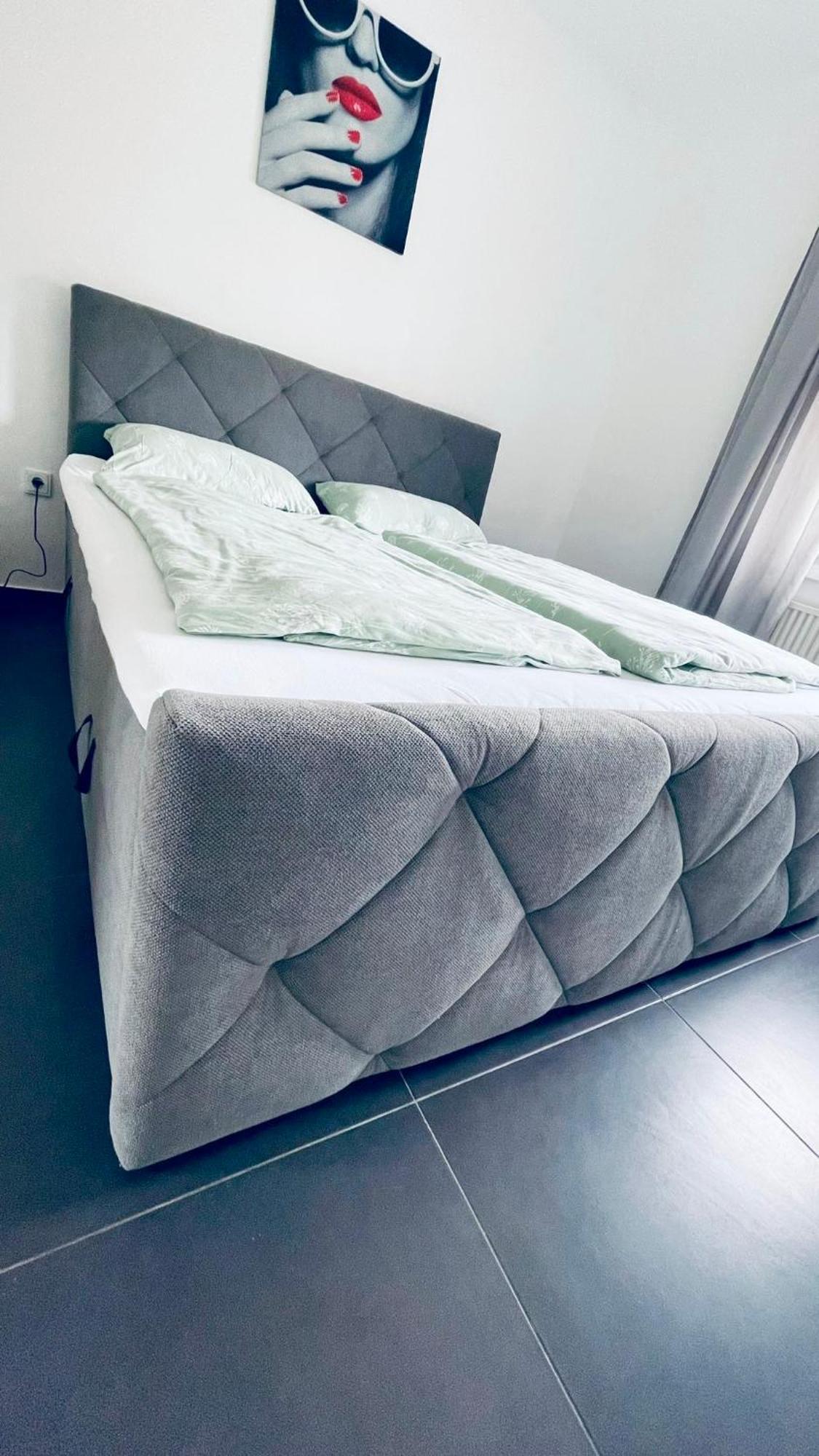 Elegante Apartment In Erftstadt Mit Balkon, Zentral, Bahnhof Nah, Phantasialand Bruehl Bei Cologne المظهر الخارجي الصورة