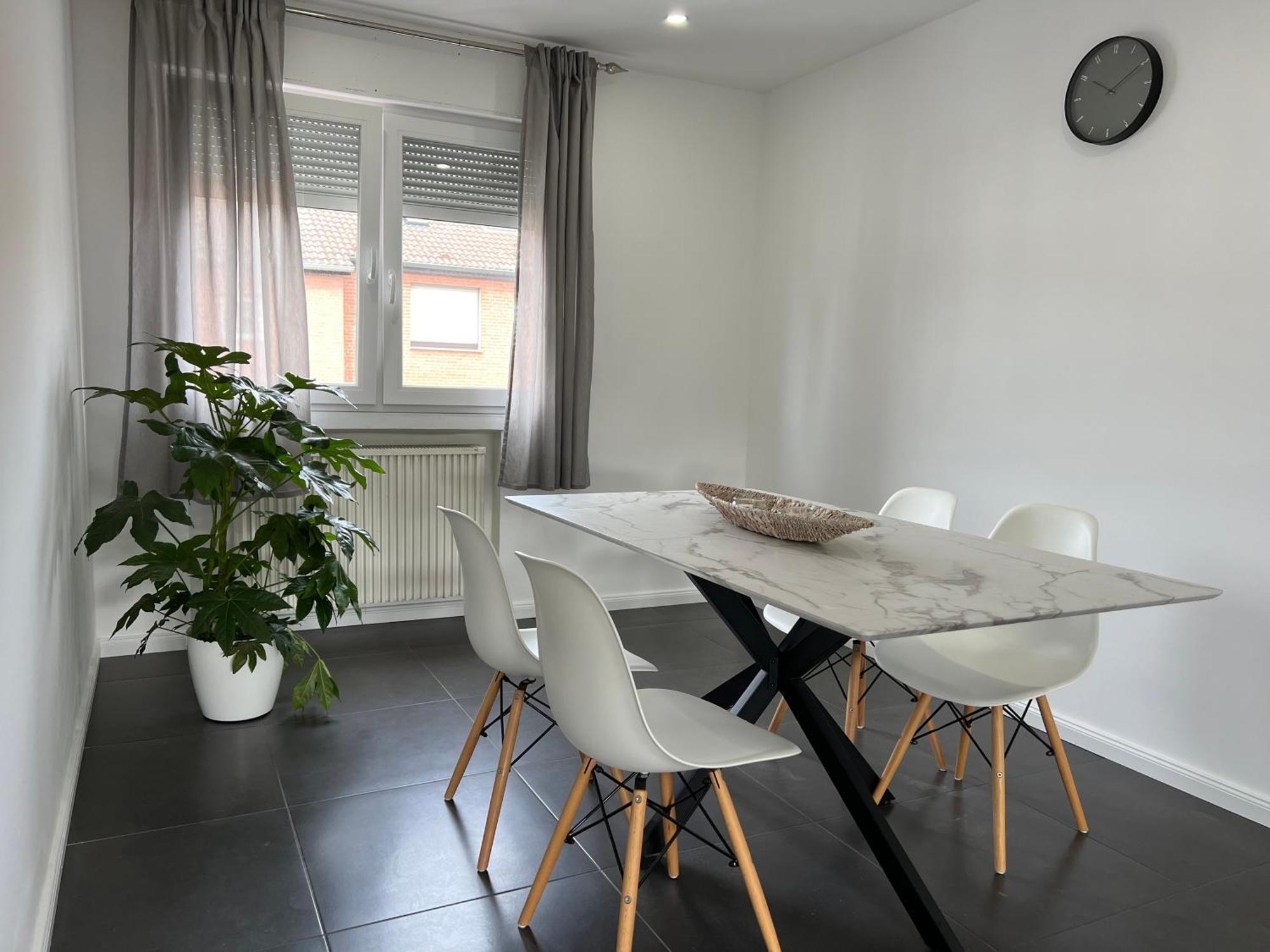 Elegante Apartment In Erftstadt Mit Balkon, Zentral, Bahnhof Nah, Phantasialand Bruehl Bei Cologne المظهر الخارجي الصورة