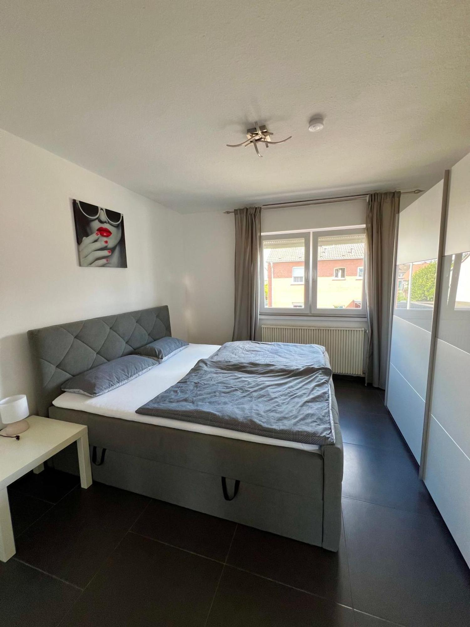 Elegante Apartment In Erftstadt Mit Balkon, Zentral, Bahnhof Nah, Phantasialand Bruehl Bei Cologne المظهر الخارجي الصورة